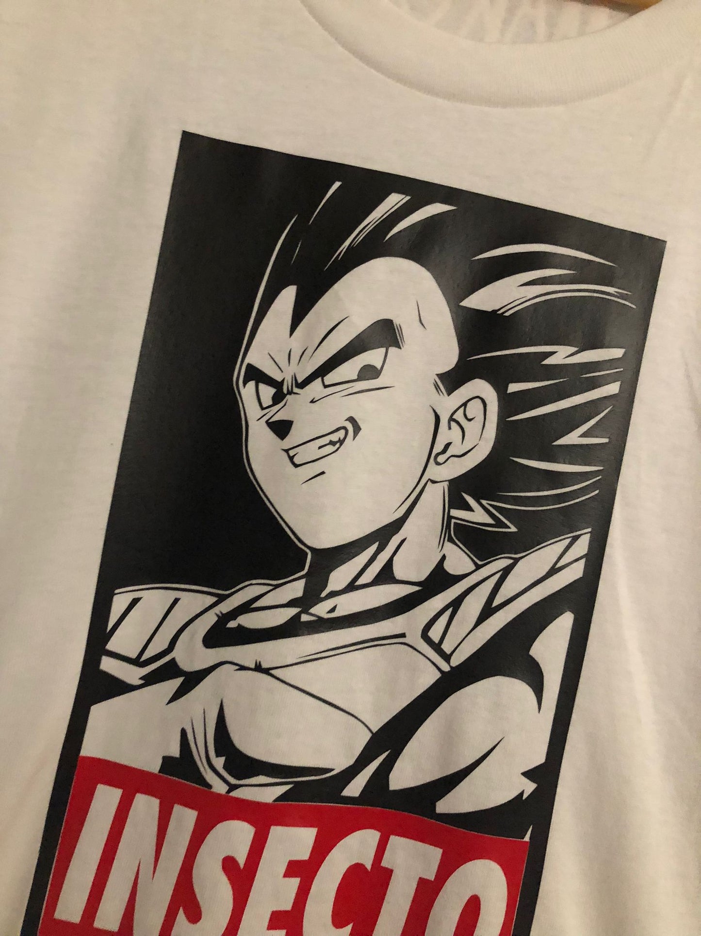 Remera Vegeta "insecto" - Dragon ball z